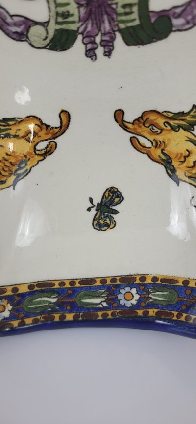 Tiefe Schale aus Gien-Steingut, Renaissance-Modell, 19. Jahrhundert