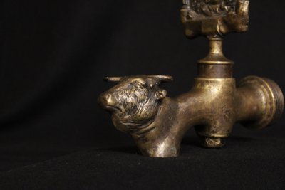 Zoomorpher patinierter Brunnenhahn oder Ausguss aus Bronze, 20. Jahrhundert