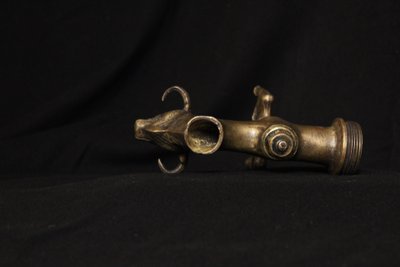 Zoomorpher patinierter Brunnenhahn oder Ausguss aus Bronze, 20. Jahrhundert