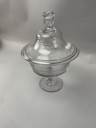 Paar Bonbonschalen oder Bonbonschachteln aus Baccarat-Kristall