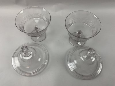 Paar Bonbonschalen oder Bonbonschachteln aus Baccarat-Kristall