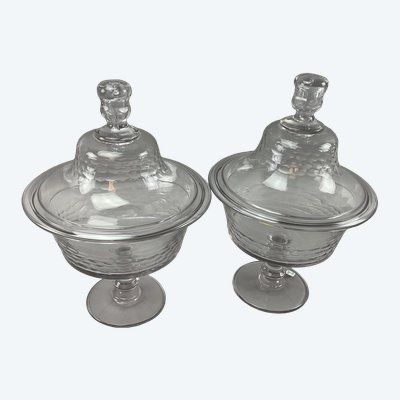Paar Bonbonschalen oder Bonbonschachteln aus Baccarat-Kristall