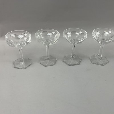 Coupes à champagne modèle Compiègne ou Genova Baccarat  