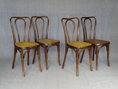 4 Thonet Mundus N°A 48 Bistrostühle aus Rohrgeflecht, 1930