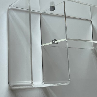 Etagère en plexiglas par Michel Dumas, France années 70