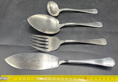 SERVING CUTLERY