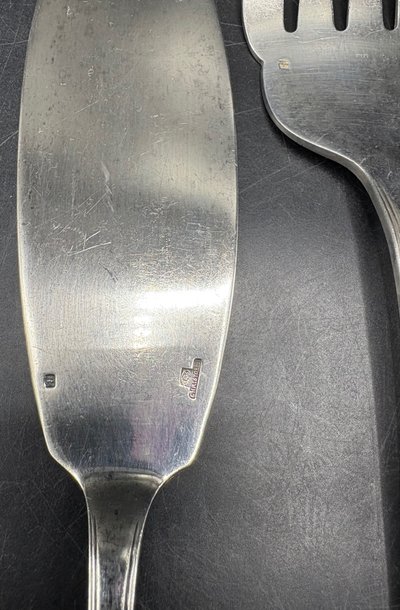 SERVING CUTLERY