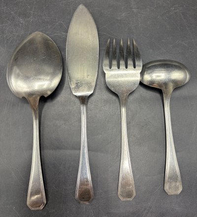 SERVING CUTLERY