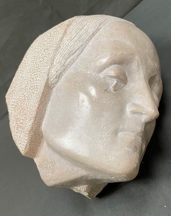 Sculpture, woman in tears