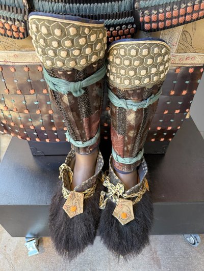 complete samurai kabuto zunari armor from the mid Edo period (1603-1868).