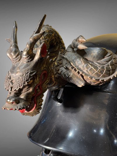 complete samurai kabuto zunari armor from the mid Edo period (1603-1868).