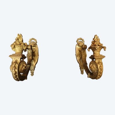 Paire d'embrasses de rideaux en bronze