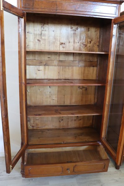 coppia di librerie antiche in noce restaurate