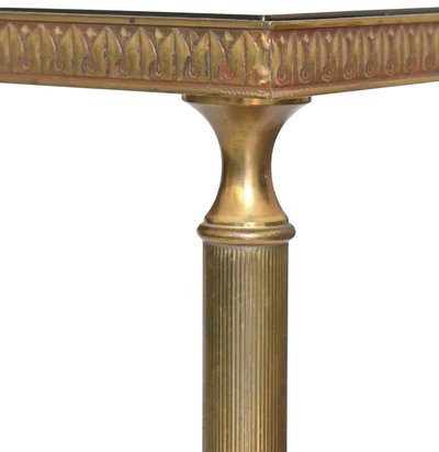 Tavolino in ottone dorato con piano in vetro specchiato smaltato in foglia d'oro Maison Bagues