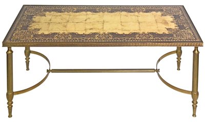 Tavolino in ottone dorato con piano in vetro specchiato smaltato in foglia d'oro Maison Bagues