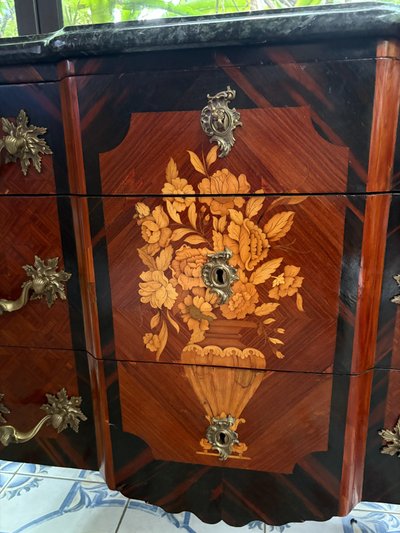 Cassettiera di transizione del XIX secolo