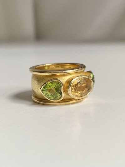 Large bague en or jaune 18K citrine et péridots