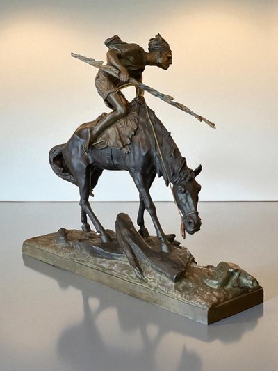 Sculpture en bronze E.Drouot Indien à cheval