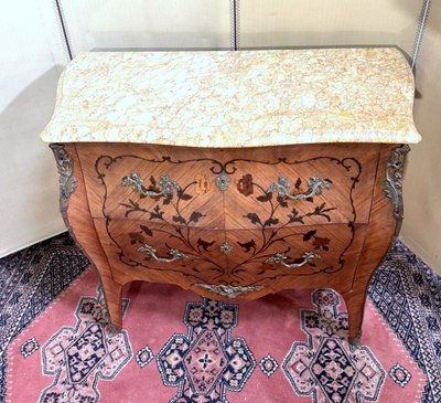 Commode sauteuse de Dame galbée style Louis XV en marquèterie