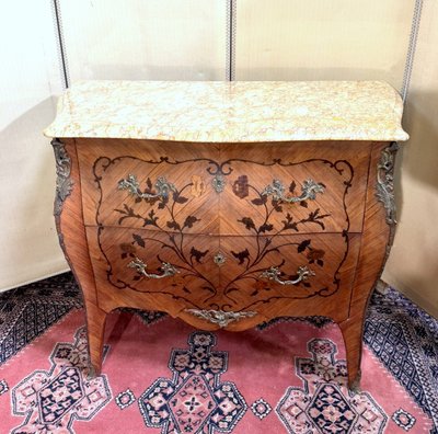 Commode sauteuse de Dame galbée style Louis XV en marquèterie
