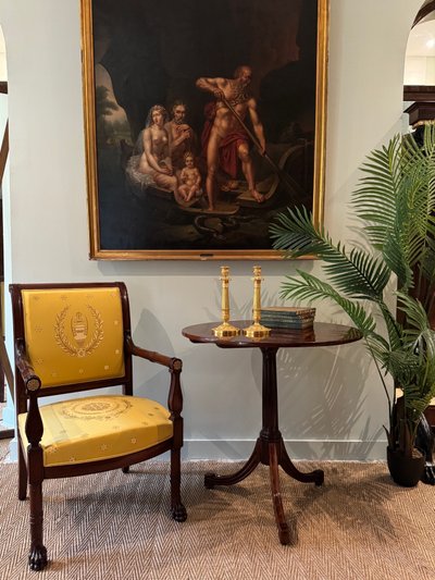 Paire de flambeaux en bronze ciselé et doré, époque Restauration.