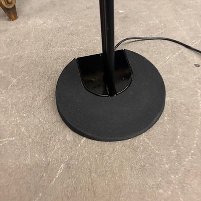 Lampada da terra Mod Otello di Bruno Gecchelin per Oluce anni 80 colore nero. Piantana design . H190