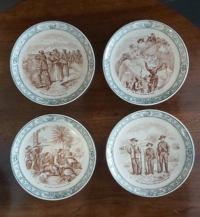 Assiettes historiées terre de fer de la faïencerie Creil et Montereau 
