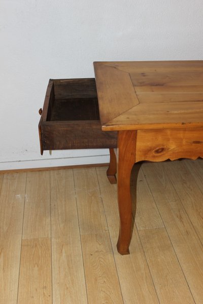 Table de ferme de style Louis XV en Merisier XIX