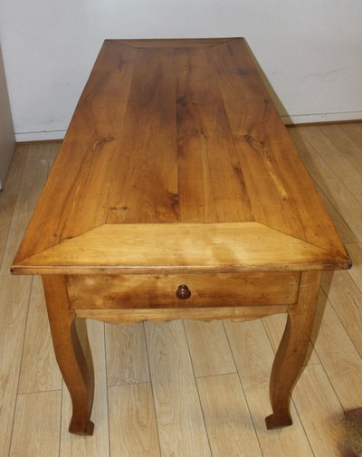 Table de ferme de style Louis XV en Merisier XIX