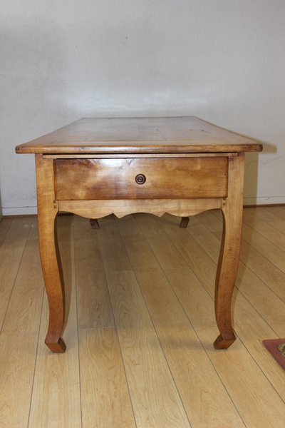 Table de ferme de style Louis XV en Merisier XIX