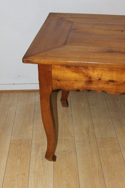 Table de ferme de style Louis XV en Merisier XIX