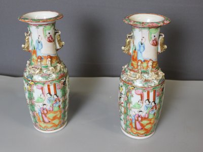 Paire de vases de Canton en Porcelaine , Chine vers 1900