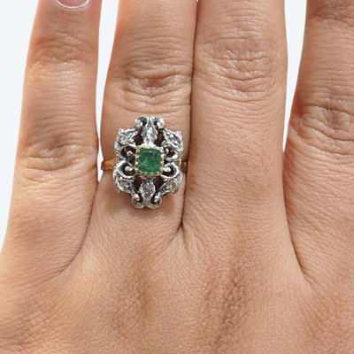 Napoleon III ring in yellow gold, emerald and diamonds