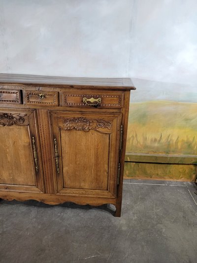 Niedriges Sideboard aus normannischer Eiche
