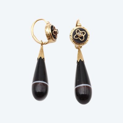 Victorian sardonyx long earrings in 18k gold, black earrings, mourning long earrings 