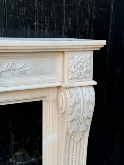 Cheminée De Style Louis XVI En Marbre Rose Vers 1980