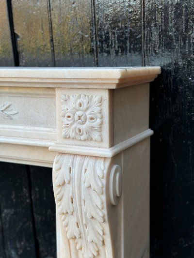 Cheminée De Style Louis XVI En Marbre Rose Vers 1980