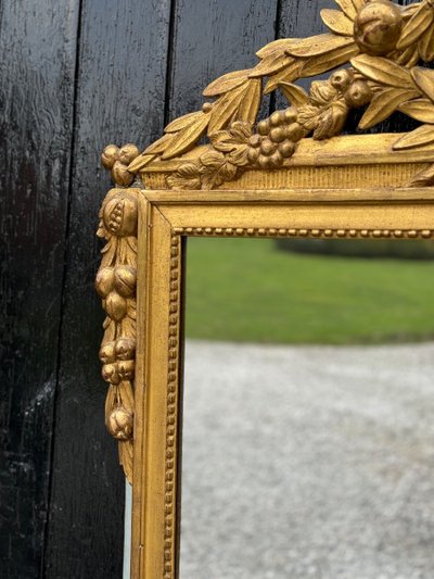 Grand Miroir Louis XVI En Bois Sculpté Et Doré, France, XVIIIème Siècle