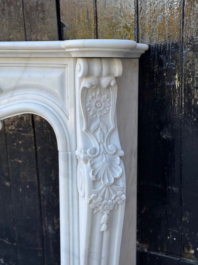 Cheminée De Style Louis XV En Marbre De Carrare Vers 1980