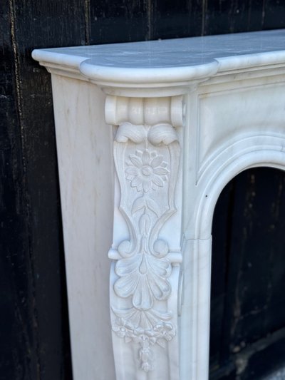 Cheminée De Style Louis XV En Marbre De Carrare Vers 1980