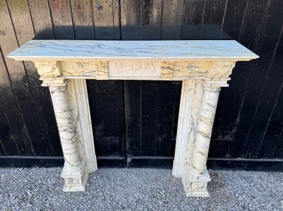 Napoleon III fireplace in Paonazzo marble, cartouche in white sculptural marble, circa 1880
