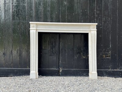 Kamin im Stil Ludwigs XVI. aus weißem Carrara-Marmor, um 1880