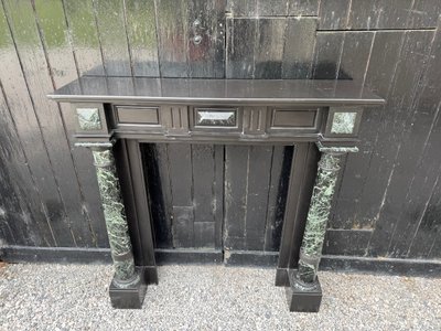 Kamin im Stil Napoleons III. aus schwarzem belgischem Marmor und antikem grünem Marmor, um 1880