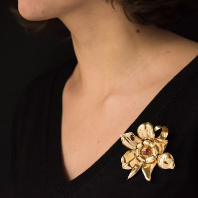 Broche Fleur En Or Et Grenat Orange Cabochon