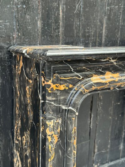 Kamin im Stil Ludwigs XIV. aus Portoro-Marmor, um 1880