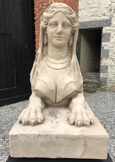 Skulptur aus Kunststein