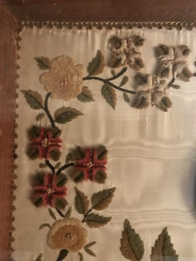 Ricamo a rilievo, dedicato e datato 1857, Spagna