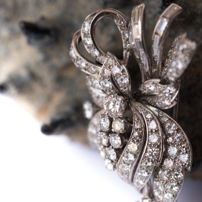 Spilla con diamanti brillanti e baguette