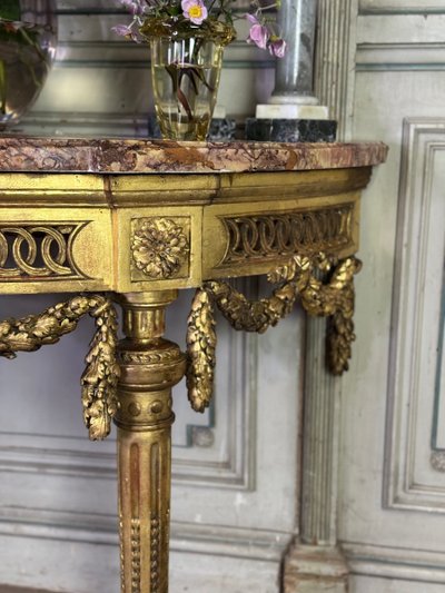 Console Louis XVI en bois sculpté et doré marbre brocatelle du Jura, XVIIIème siècle