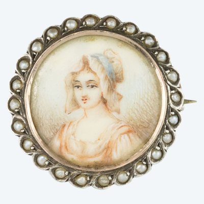 Spilla antica in miniatura e perle su argento